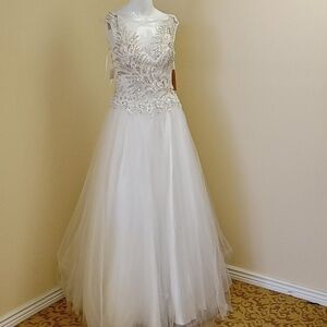 Nwt Lila Madison New York size small prom dress